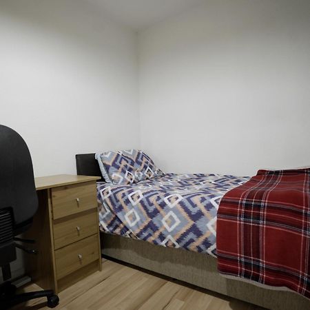 Elephant & Castle - Zone 2 - Private Rooms - Shared Bathroom London Exterior foto